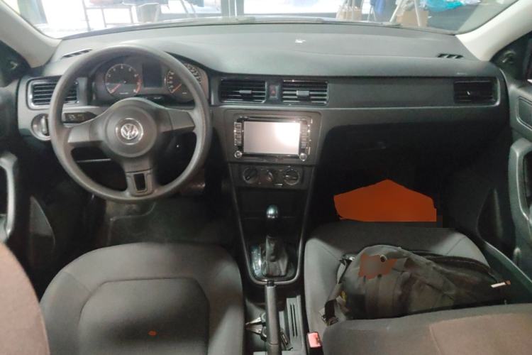 Used Volkswagen Santana 2015 1.6L Automatic Fashion Edition Center Console