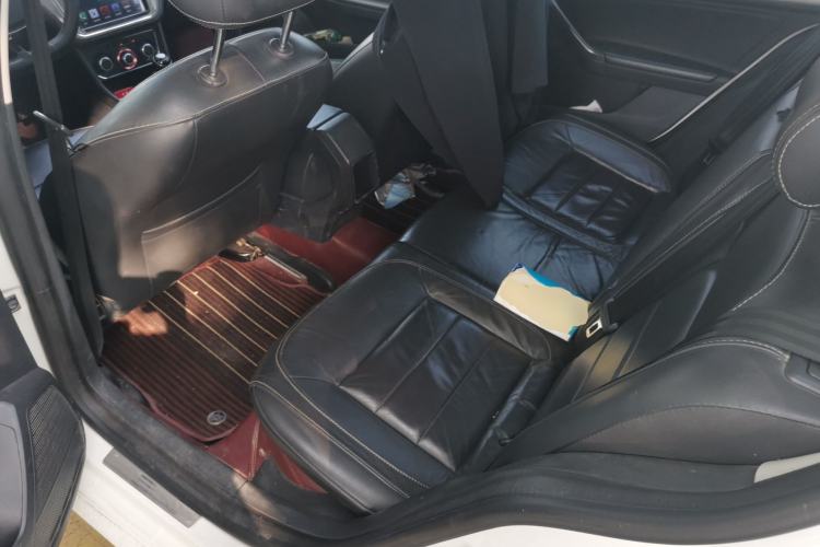 Used Volkswagen Lavida 2015 1.6L Manual Comfort Edition
