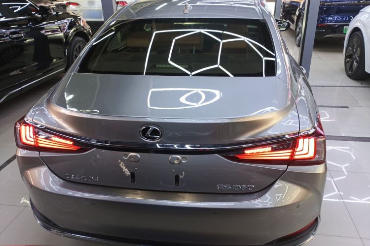 Used Lexus ES 2018 260 Excellence Edition China V Standard