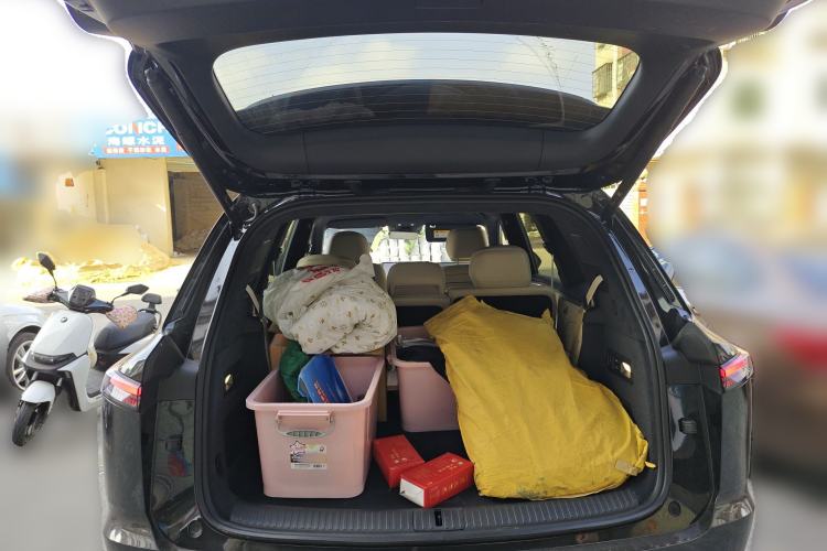 Used ONVO Luxeed L90 2025 Model—Max Seven-Seater Version
