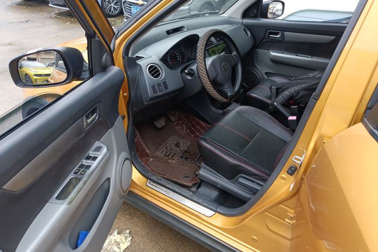 Used Suzuki Swift 2015 1.5L Automatic Limited Edition Driver Seat