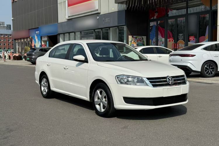 Used Volkswagen Lavida 2013 Revised Classic 1.6L Manual Fashion Edition Front Right 45 Deg