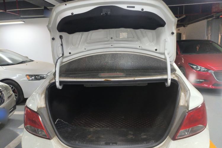 Used Hyundai Verna (older generation) 2016 1.4L Manual Smart GLS Trim