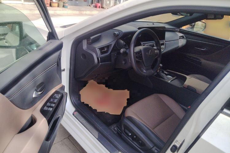 Used Lexus ES 2023 200 Excellence Edition
