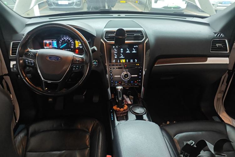 Used Ford Explorer 2017 2.3T Elite Edition Center Console