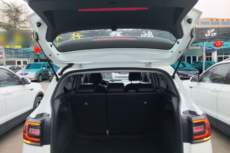 Used Volkswagen Tacqua 2023 200TSI DSG Joy-Connect Edition
