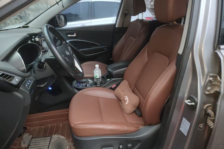 Used Hyundai Santa Fe 2013 2.0T Automatic All-Wheel Drive Top Trim Left Front Seat