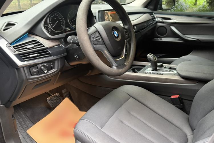 Used BMW X5  Interior 4