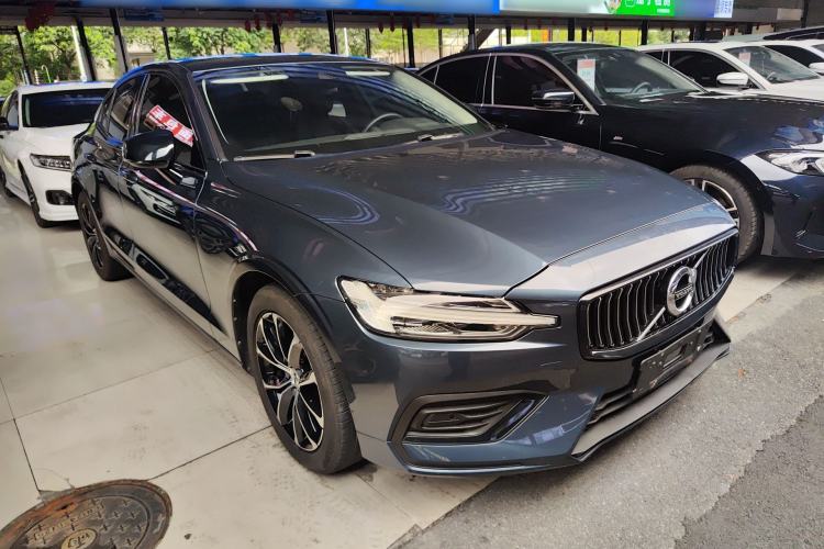 Used Volvo S60 2020 T4 Zhiyi Luxury Edition
