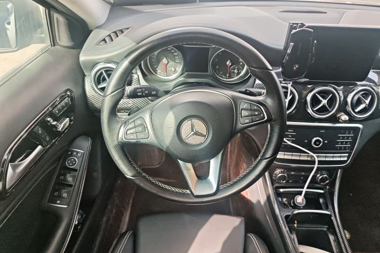 Used Mercedes-Benz GLA 2018 GLA 220 4MATIC Sport Edition Steering Wheel