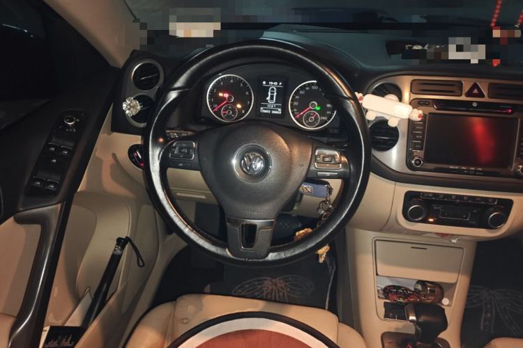 Used Volkswagen Tiguan 2010 1.8TSI Automatic All-Wheel-Drive Elite Edition Steering Wheel