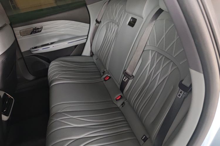 Used Geely Galaxy E8 2025 700 km Long-Range Intelligent Driving Version Left Rear Seat