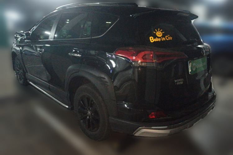 Used Toyota RAV4 2019 2.0L CVT Two-Wheel Drive Fashion X Limited Edition China VI Standard
