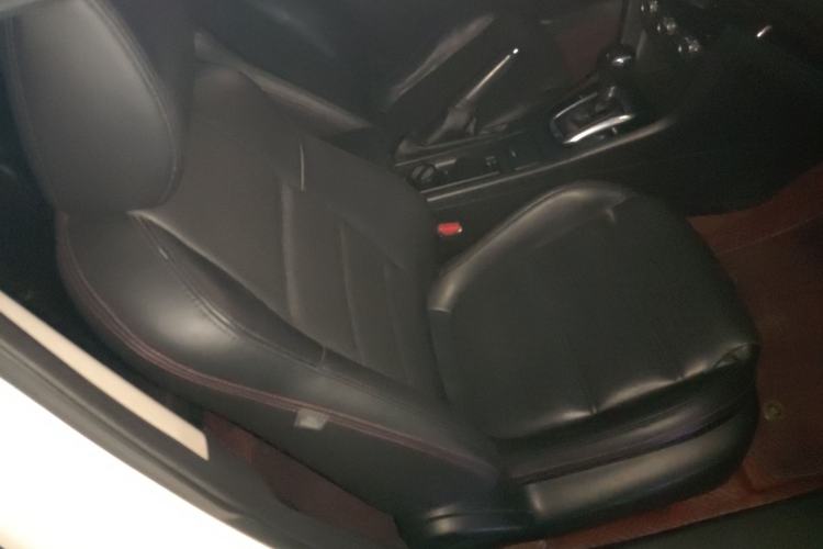 Used Mazda Atenza 2015 2.0L Blue Sky Luxury Edition Right Front Seat