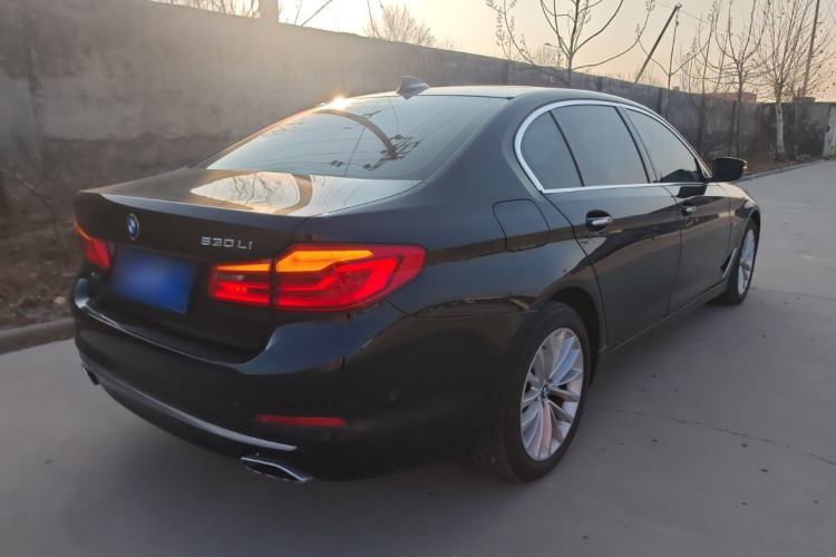 Used BMW 5 Series 2018 Facelifted 530Li xDrive Luxury Package