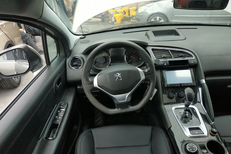 Used Peugeot 3008 2015 1.6THP Automatic Classic Edition Steering Wheel