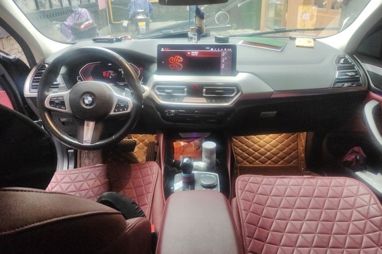 Used BMW X4 2022 xDrive 25i M Sport Package Center Console