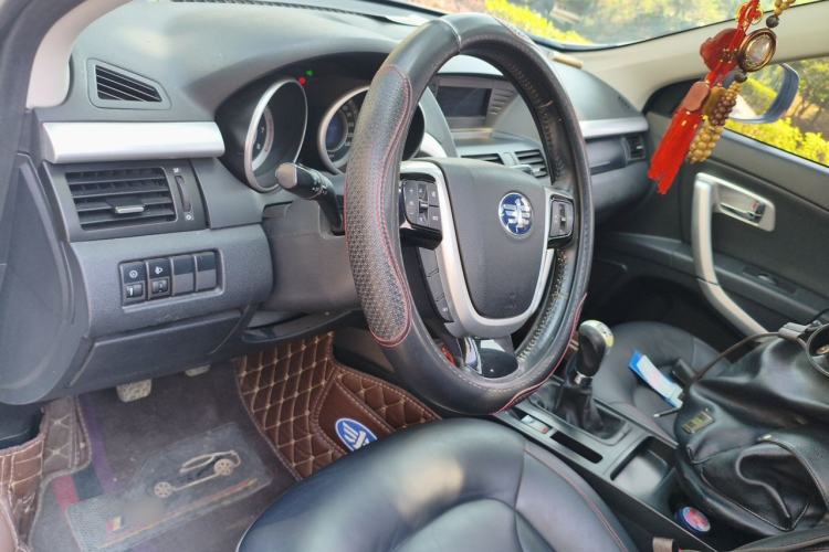Used Bestune X80 2013 2.0L manual luxury version
