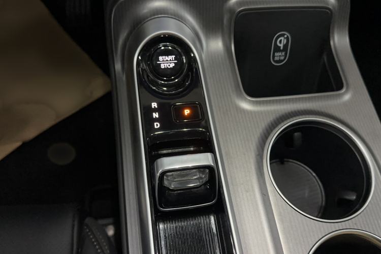 Used GAC Trumpchi E8 2024 Honor Series 2.0L Honor Edition Gear Lever