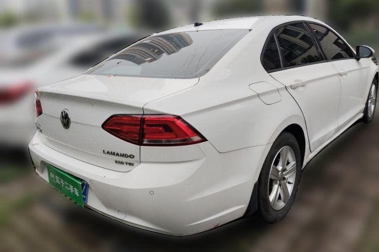 Used Volkswagen Lamando 2017 230TSI DSG Fashion Edition
