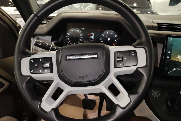 Used Land Rover Defender 2023 Facelift 110 3.0T P400 X-DYNAMIC HSE Steering Wheel