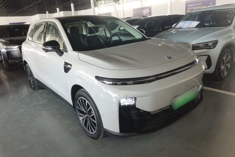 Used Leapmotor B10 2025 510 Joyful Edition Front Right 45 Deg