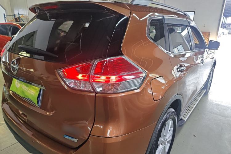 Used Nissan X-Trail 2015 2.0L CVT Comfort MAX Edition 2WD Right Rear Taillight