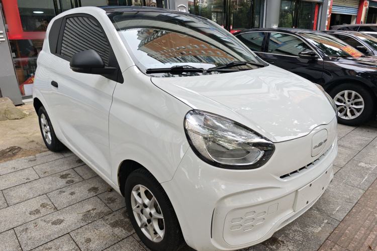 Used Roewe Clever 2022 311km QiQi BoBo Edition Front Right 45 Deg