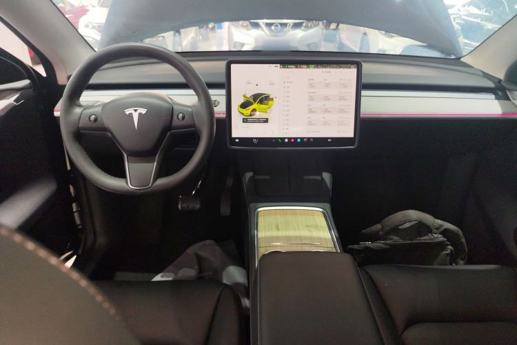 Used Tesla Model Y 2024 Long-Range All-Wheel-Drive Version Center Console