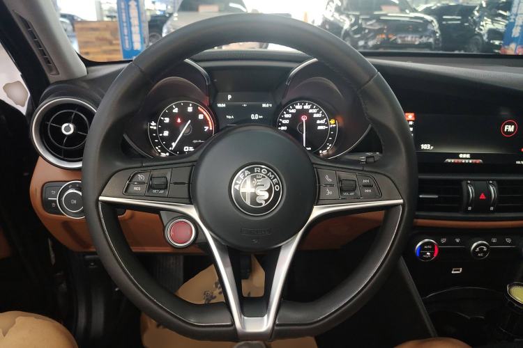 Used Alfa Romeo Giulia 2017 2.0T 200HP Luxury Edition