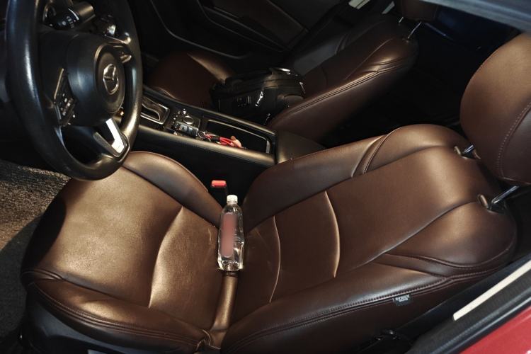 Used Mazda 3 Axela 2017 Sedan 1.5L Automatic Luxury Model China VI Standard Left Front Seat