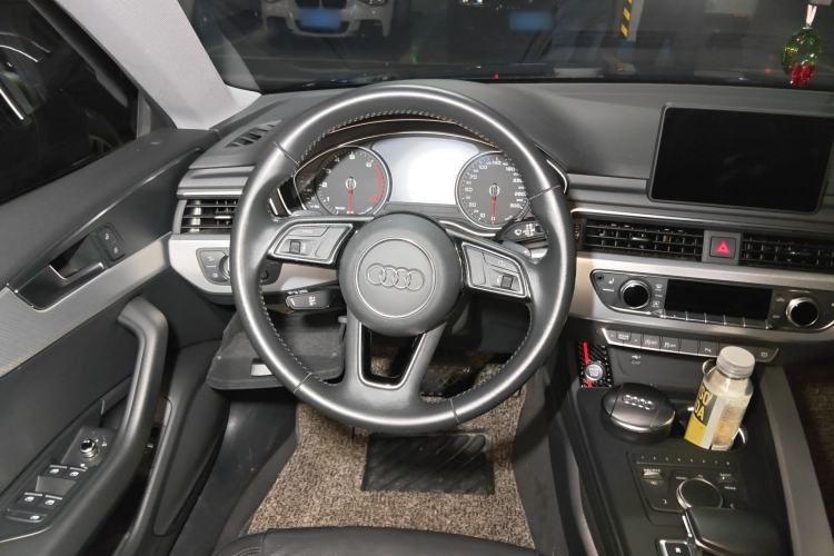 Used Audi A5 2019 Sportback 40 TFSI Fashion Model Steering Wheel