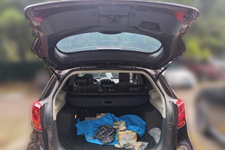 Used GAC Trumpchi GS5 Super 2015 2.0L Automatic Two-Wheel Drive Elite Edition Trunk