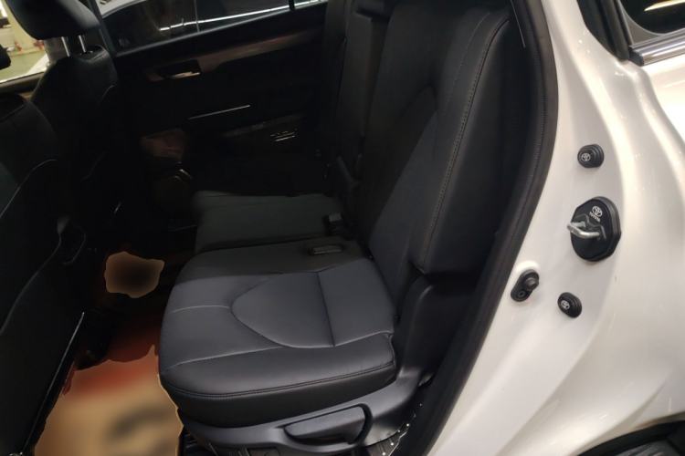 Used Toyota Highlander 2024 2.5L Smart e-Power Dual-Motor All-Wheel-Drive Supreme Edition – 7 Seats Left Rear Seat