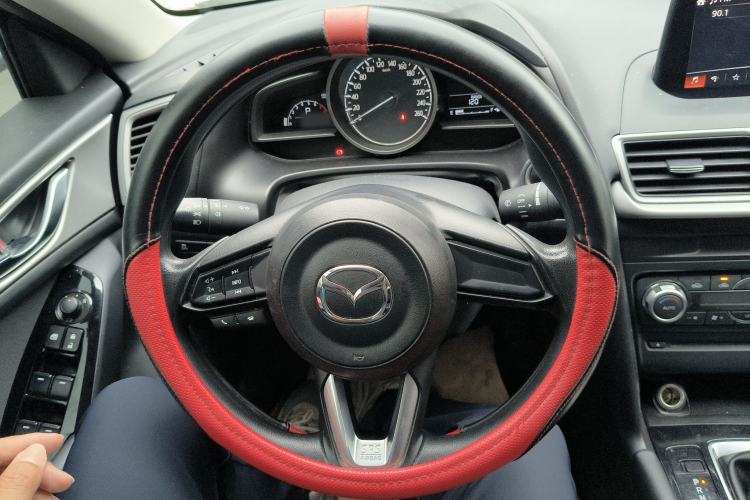 Used Mazda 3 Axela 2017 Sedan 1.5L Automatic Luxury Model China VI Standard