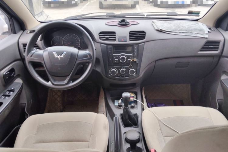 Used Wuling Hongguang 2014 1.5L S Standard Version