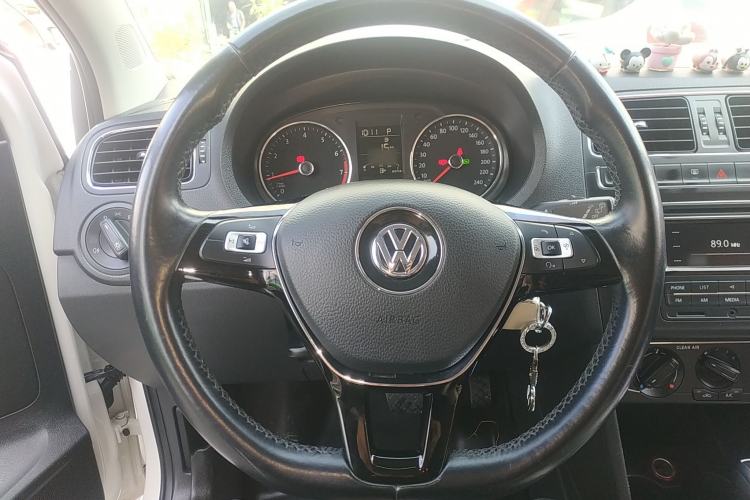 Used Volkswagen Polo 2016 1.6L Automatic Comfort Model
