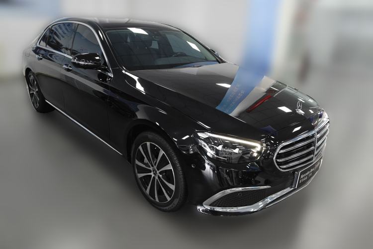 Used Mercedes-Benz E-Class New Energy 2022 E 350 e L Plug-in Hybrid Sedan Front Right 45 Deg