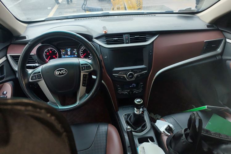 Used BYD G5 2014 1.5TI Manual Luxury Edition
