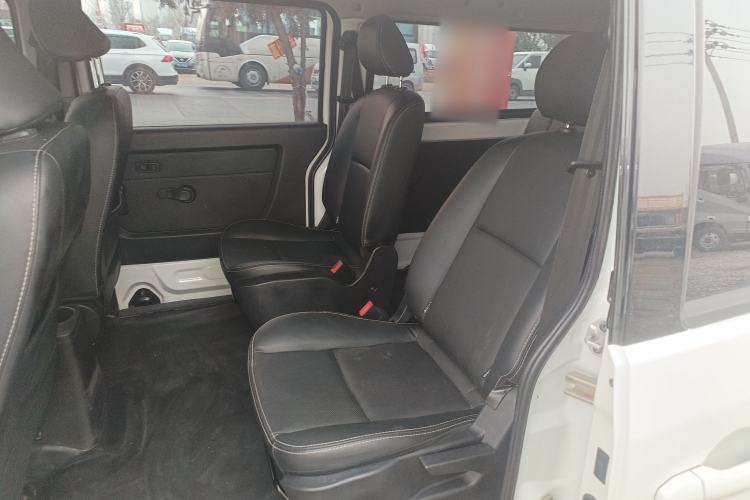 Used Jinbei Gold Hiace M Classic 2022 1.5L Travel Lion Passenger Van 7 Seats