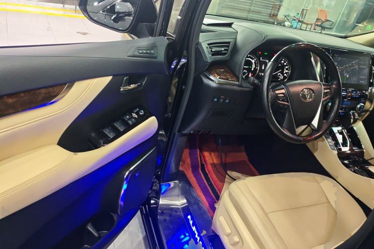 Used Toyota Alphard 2021 Dual-Engine 2.5L Luxury Edition