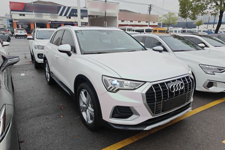 Used Audi Q3 2020 35 TFSI Fashionable and Elegant Model Front Right 45 Deg