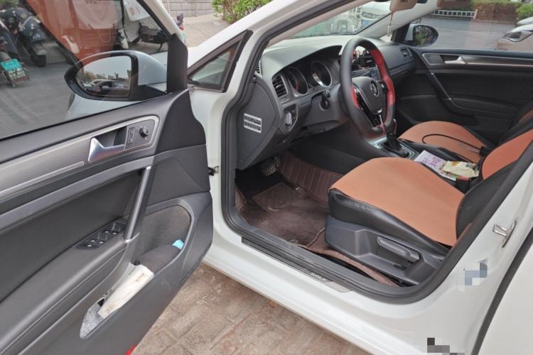 Used Volkswagen Golf 2016 230TSI Automatic Luxury Version Driver Seat