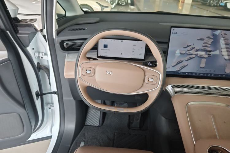 Used XPeng X9 2025 740 Ultra-Long Range Max Steering Wheel