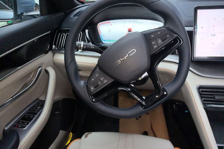 Used BYD Song PLUS New Energy 2023 Champion Edition EV 520KM Prestige Model Steering Wheel