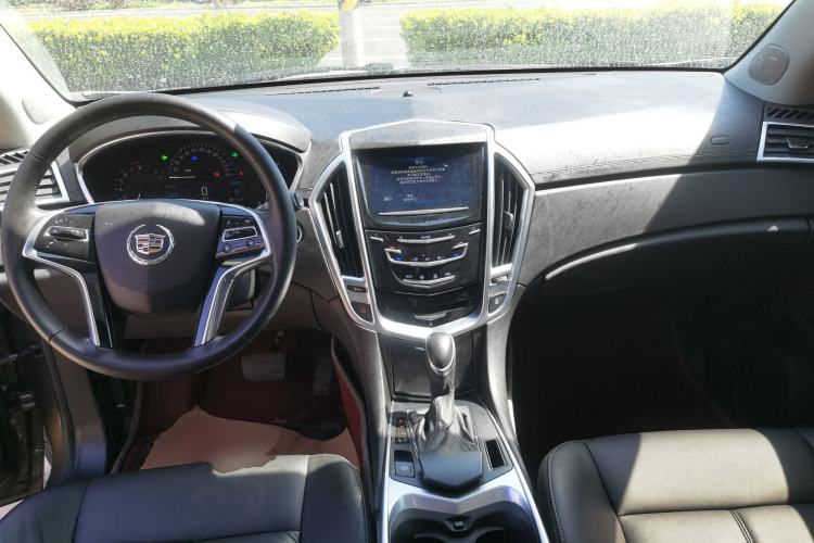 Used Cadillac SRX 2015 3.0L Comfort Version Center Console