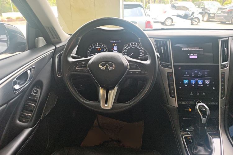 Used Infiniti Q50L 2018 2.0T Enjoyment Edition China V standard Steering Wheel