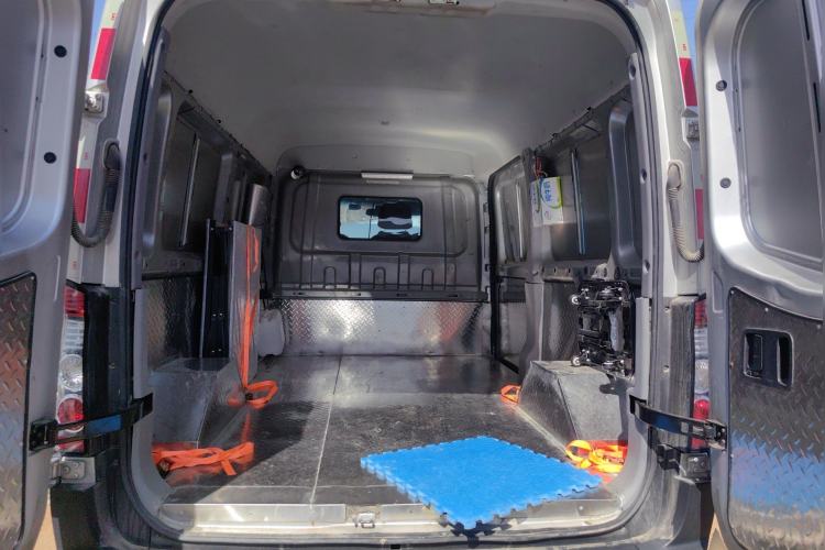 Used JAC Group Sunray 2021 2.0T Fuel-Efficient King Logistics Van Long Wheelbase D20TCIF1 Trunk