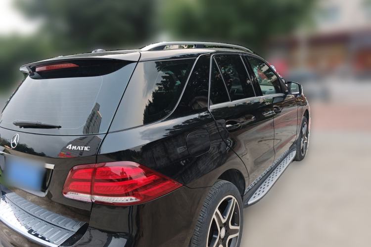 Used Mercedes-Benz M-Class 2014 ML 400 4MATIC Dynamic Model Rear Right 45 Deg