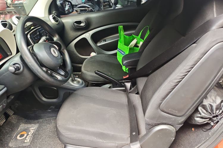 Used smart fortwo 2015 1.0L 52 kW hardtop Dynamic version Left Rear Seat